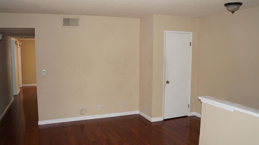 26846 Claudette Street #205, Canyon Country, CA 91351 - Living Room (1)