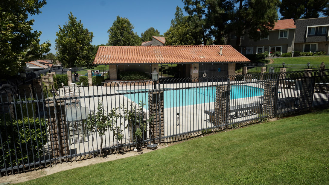 26912 Via Terraza, Santa Clarita, CA 91350 - Community Pool