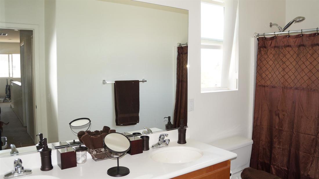 3006 Minford Street, Lancaster, CA 93536 - Bathroom 3 (1)