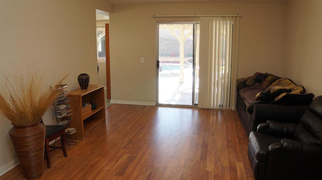 40041 Lloyds Court, Palmdale, CA 93551 - Family Room (2)