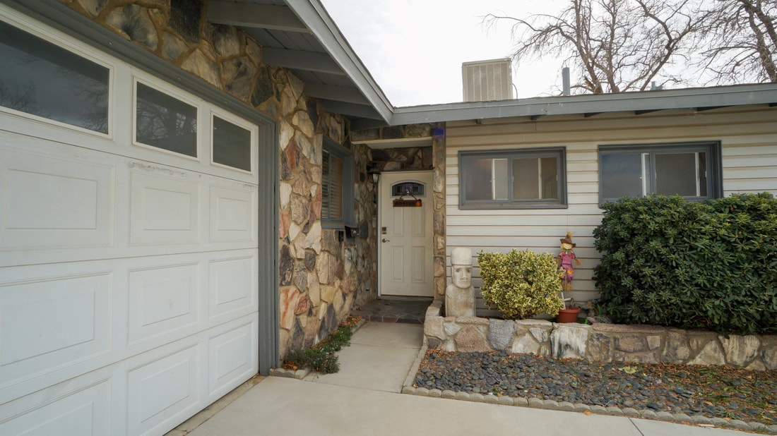 45414 17th St West, Lancaster, CA 93534 - Front Entry