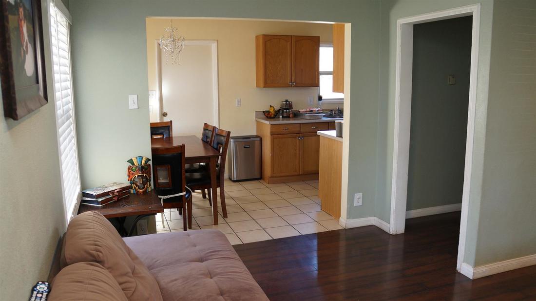 517 West Juniper Street, Oxnard, CA 93033 - Living Room (5)