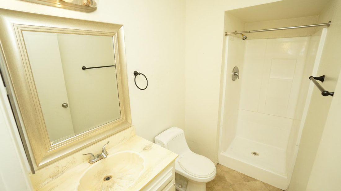707 Ivywood Drive, Oxnard, CA 93030 - Main Bathroom