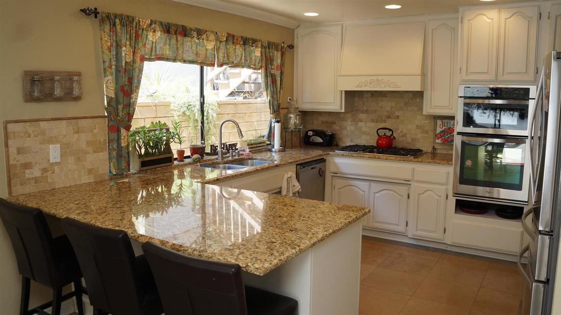 23710 La Salle Canyon Road, Newhall, CA 91321 - Kitchen